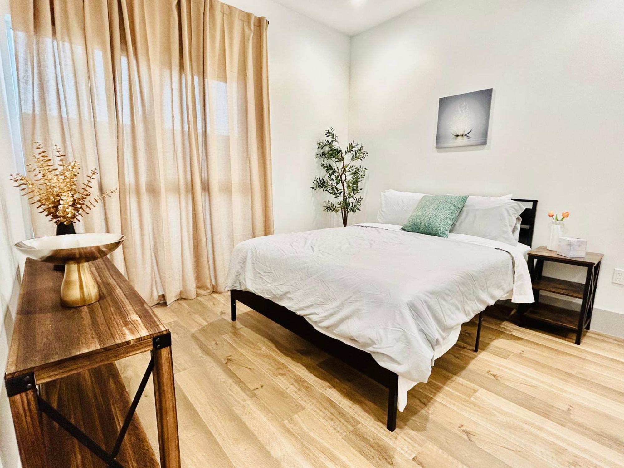 Apartment Newly Built Stylish Modern 2b In La