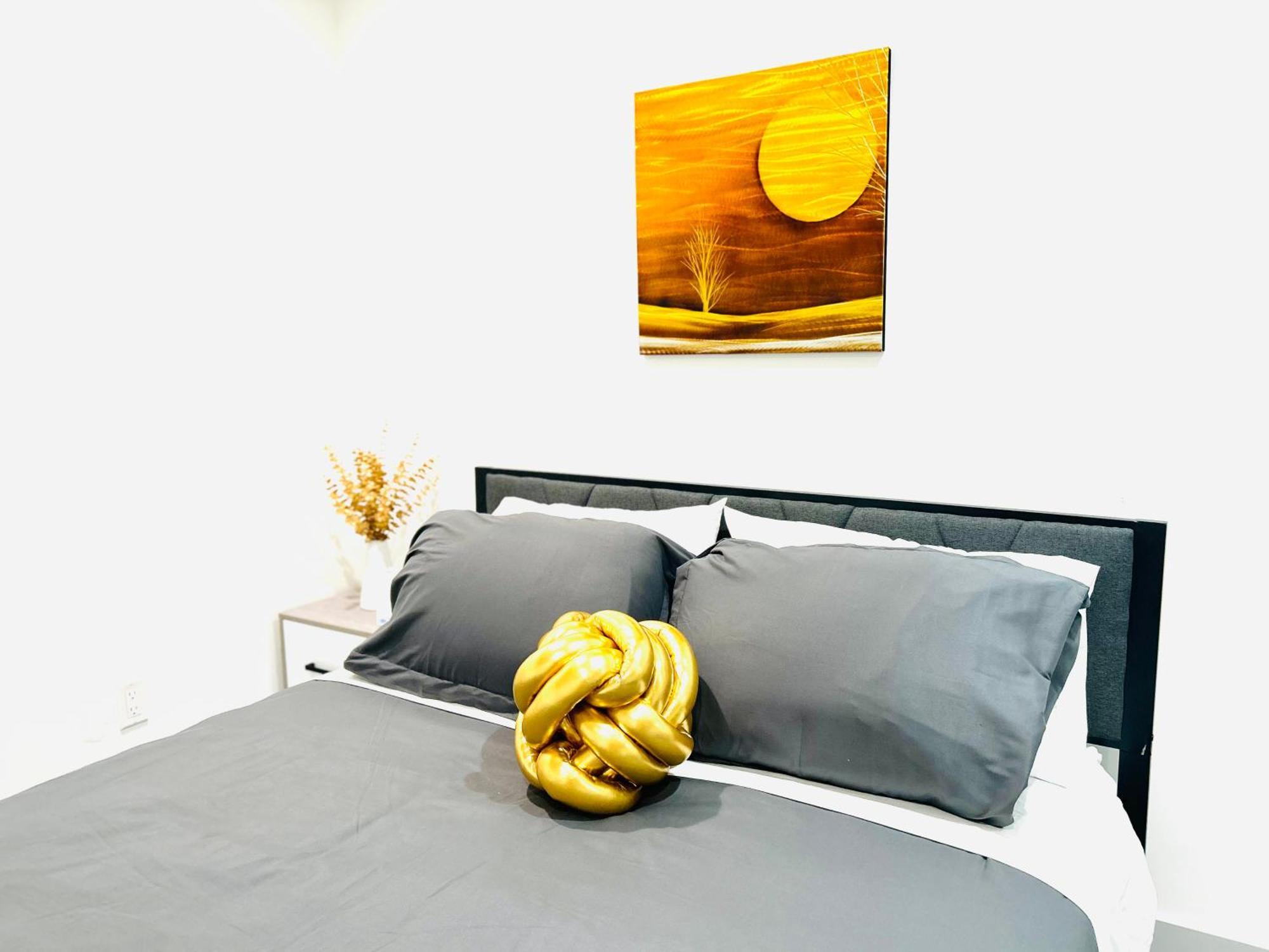 Apartment Newly Built Stylish Modern 2b In La *