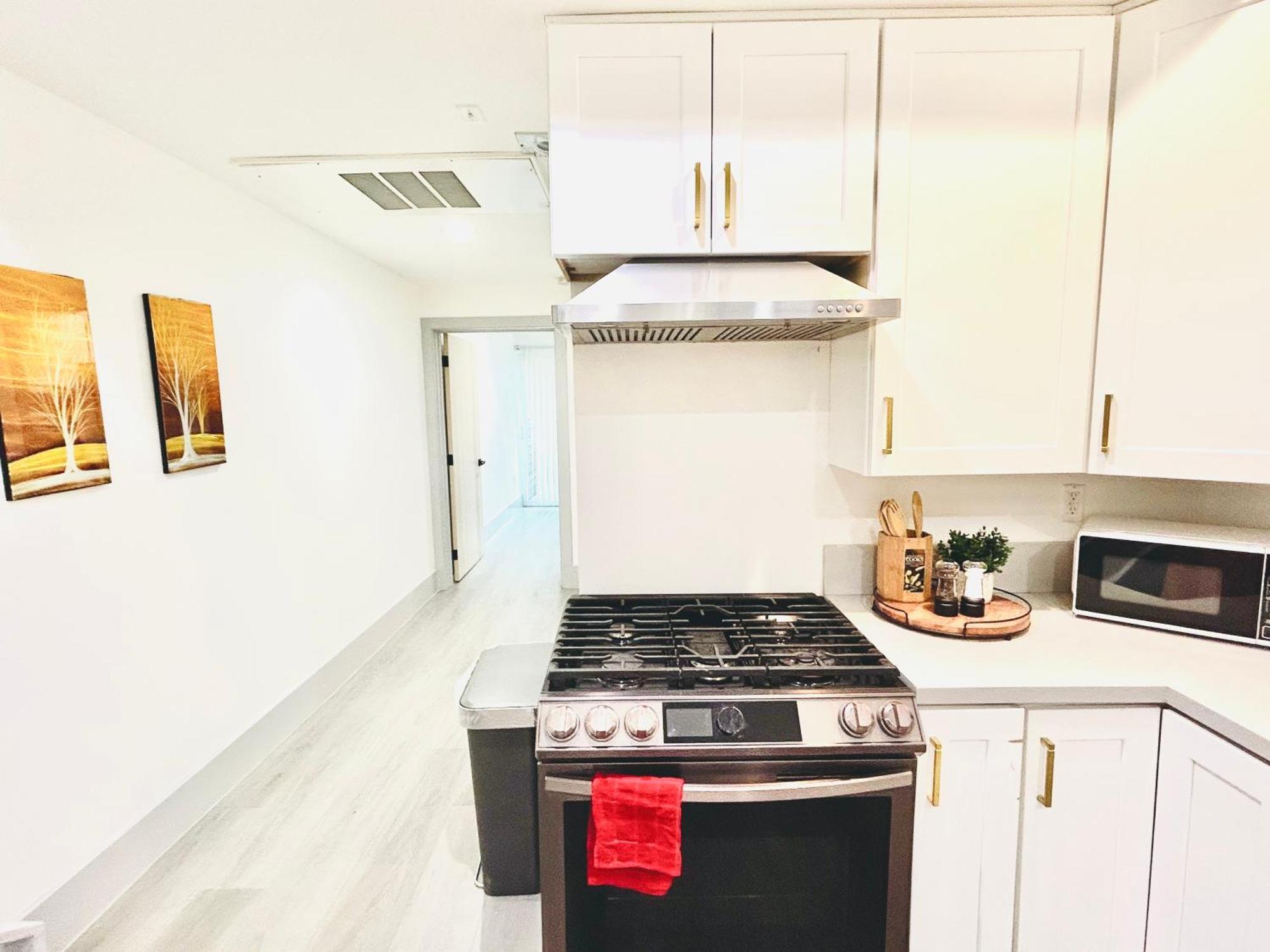 Apartment Newly Built Stylish Modern 2b In La