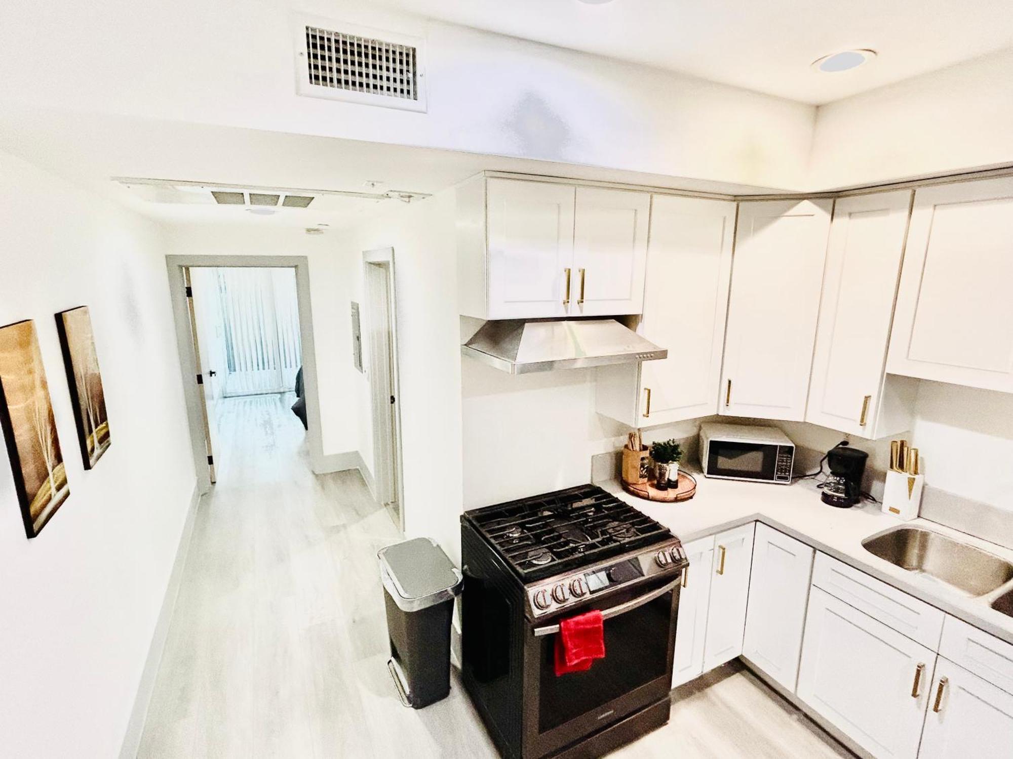 Apartment Newly Built Stylish Modern 2b In La Los Angeles